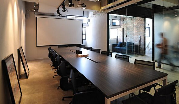 青島會議室辦公家具選購應注意哪些問題